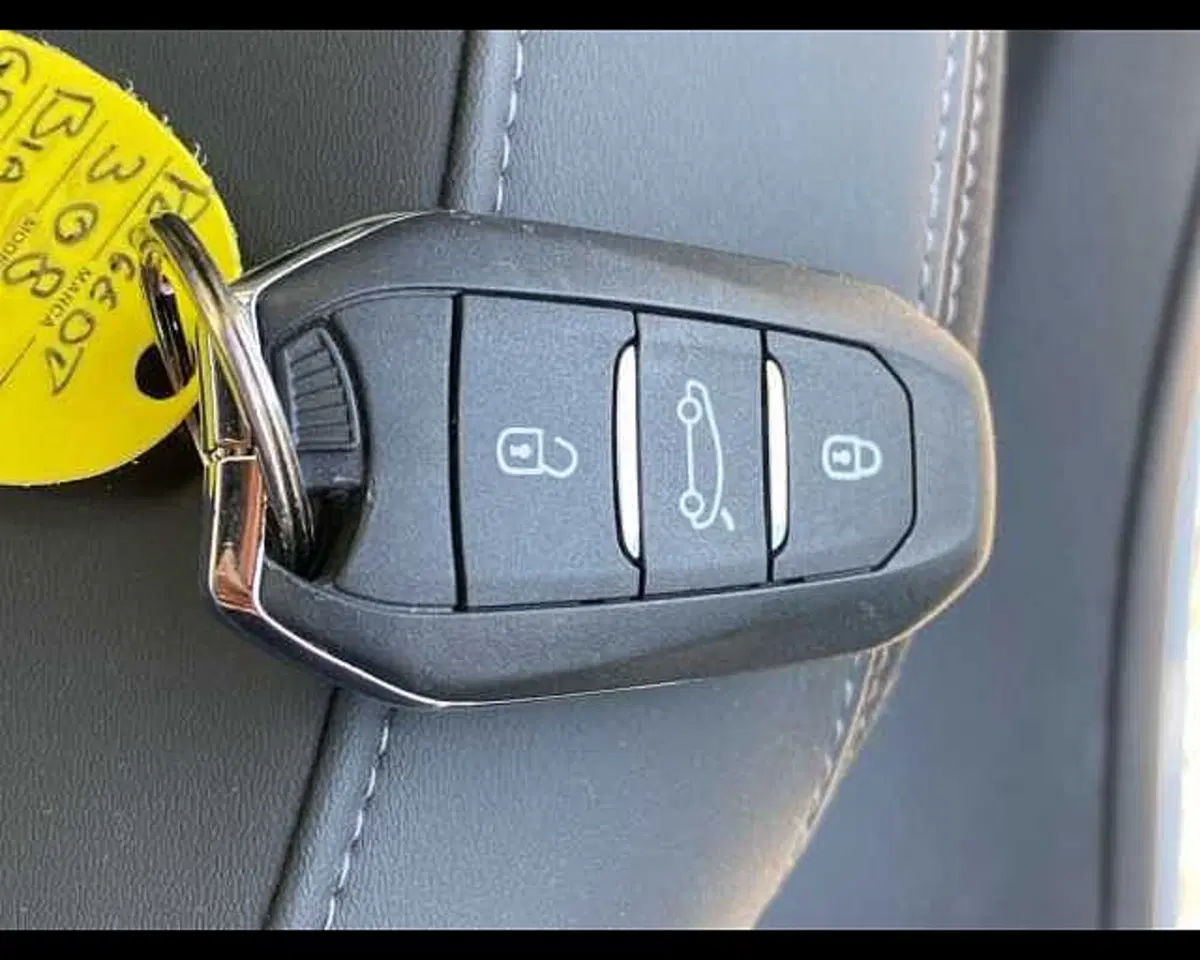 Peugeot 308 nuova a Cremona (11)