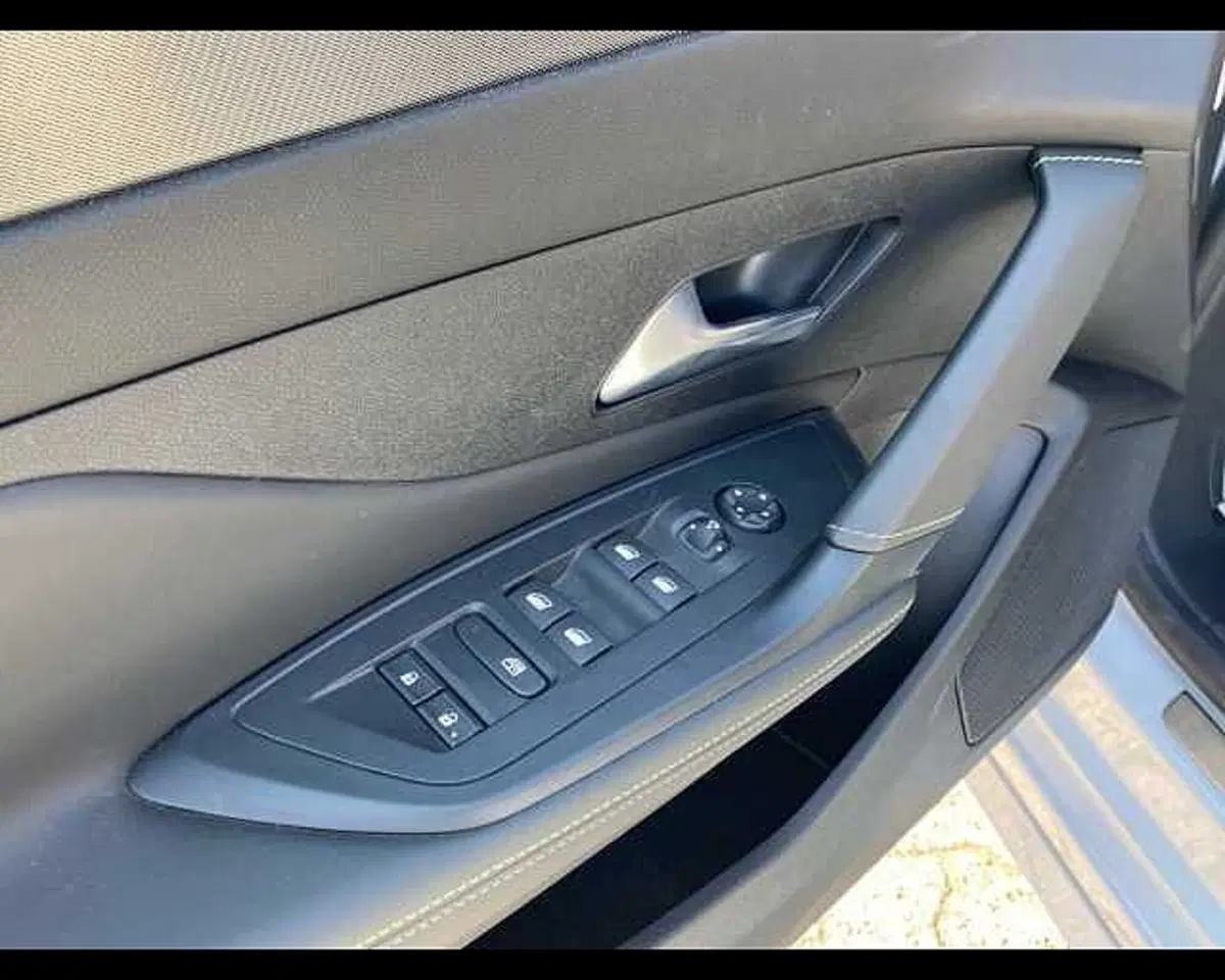 Peugeot 308 nuova a Cremona (12)
