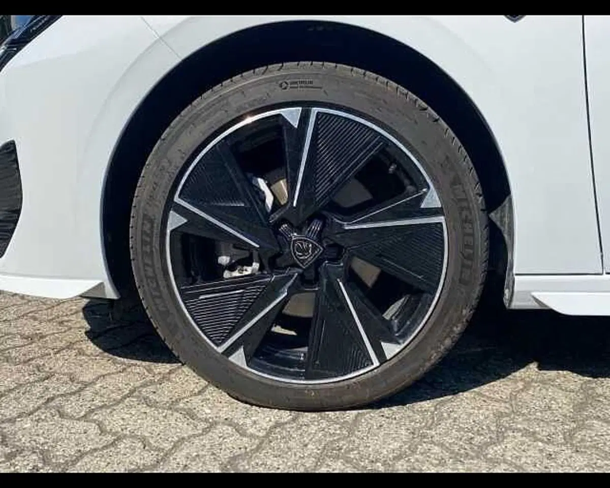 Peugeot 308 nuova a Cremona (18)