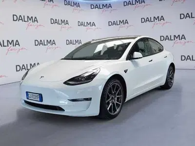 Tesla Model 3 Model 3 Long Range Dual Motor AWD del 2022 usata a Solaro