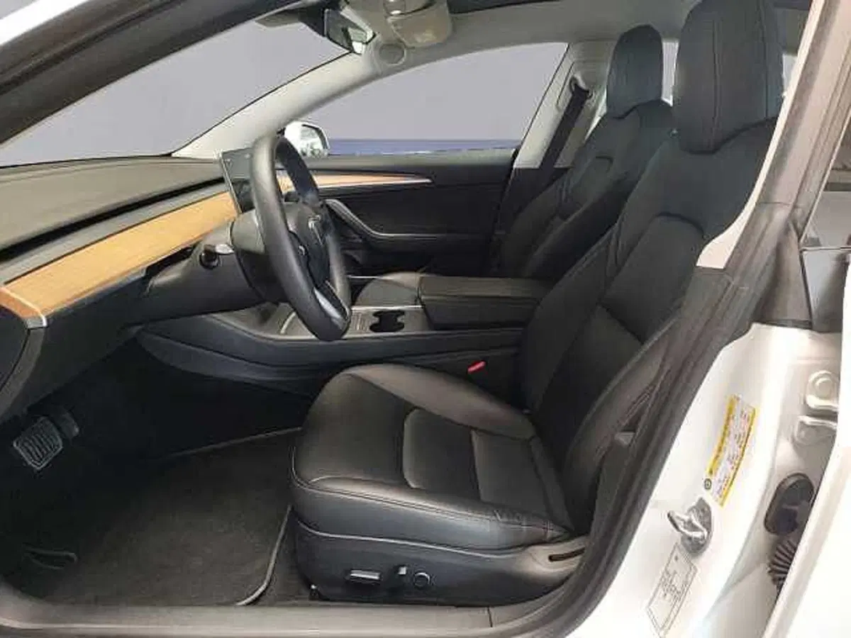 Tesla Model 3 usata a Milano (10)