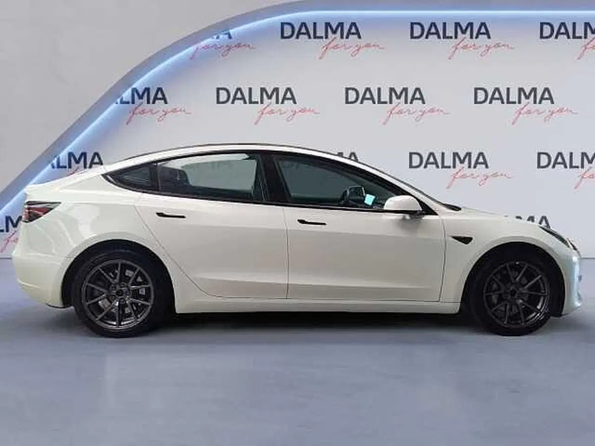 Tesla Model 3 usata a Milano (6)