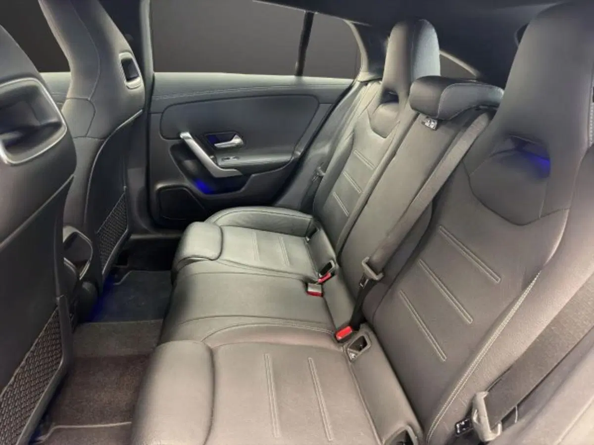 Mercedes-Benz CLA Shooting Brake usata a Novara (10)