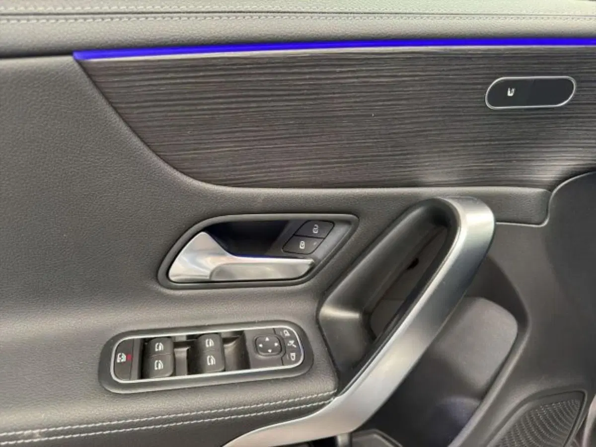 Mercedes-Benz CLA Shooting Brake usata a Novara (12)