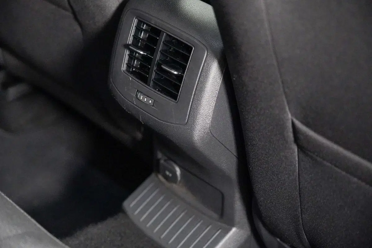 Volkswagen T-Roc usata a Varese (17)