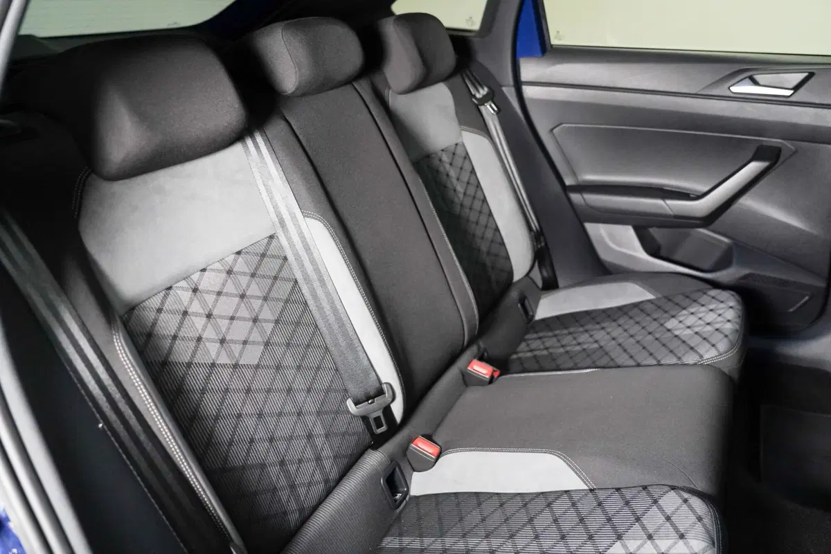 Volkswagen Taigo usata a Varese (14)