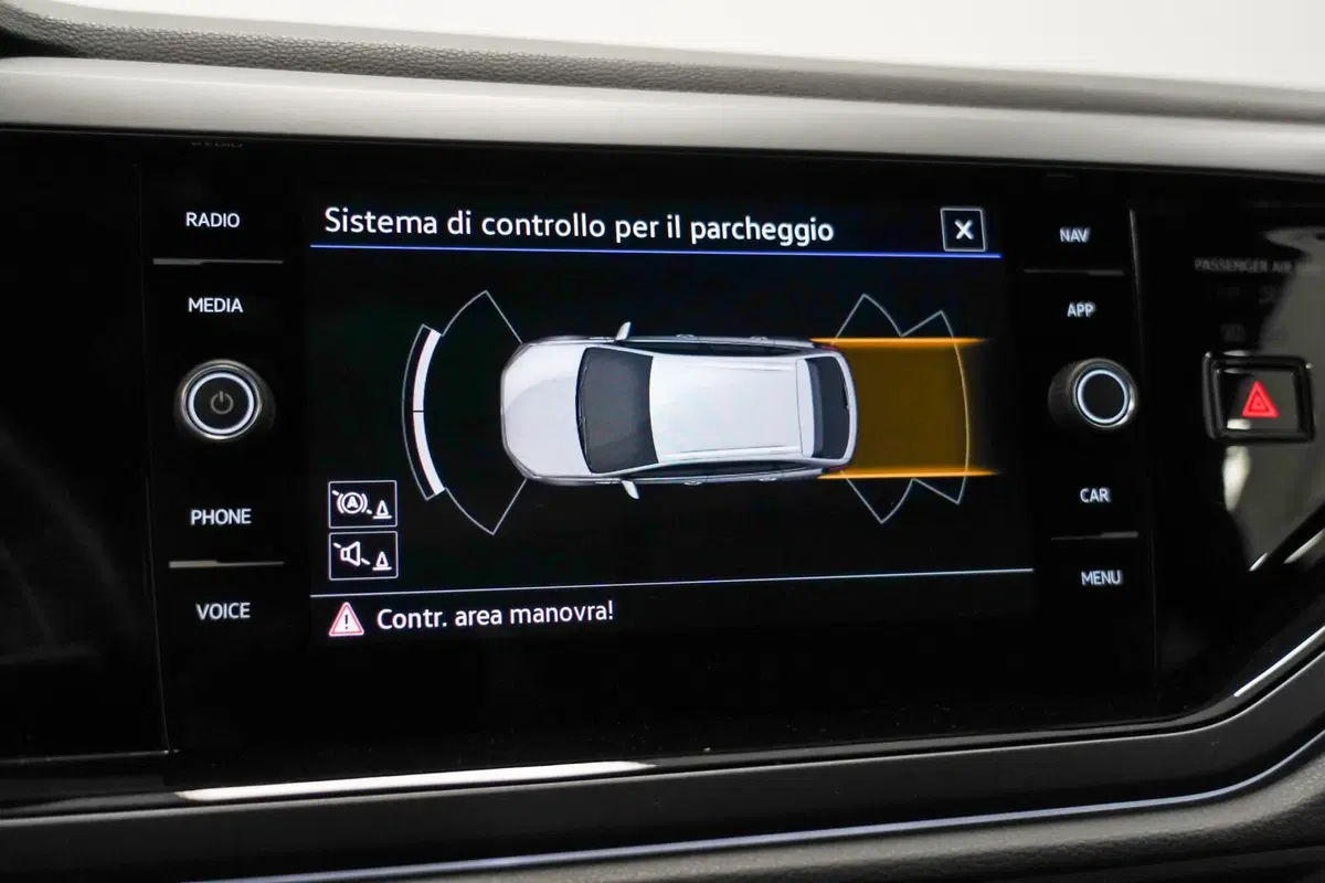 Volkswagen Taigo usata a Varese (17)
