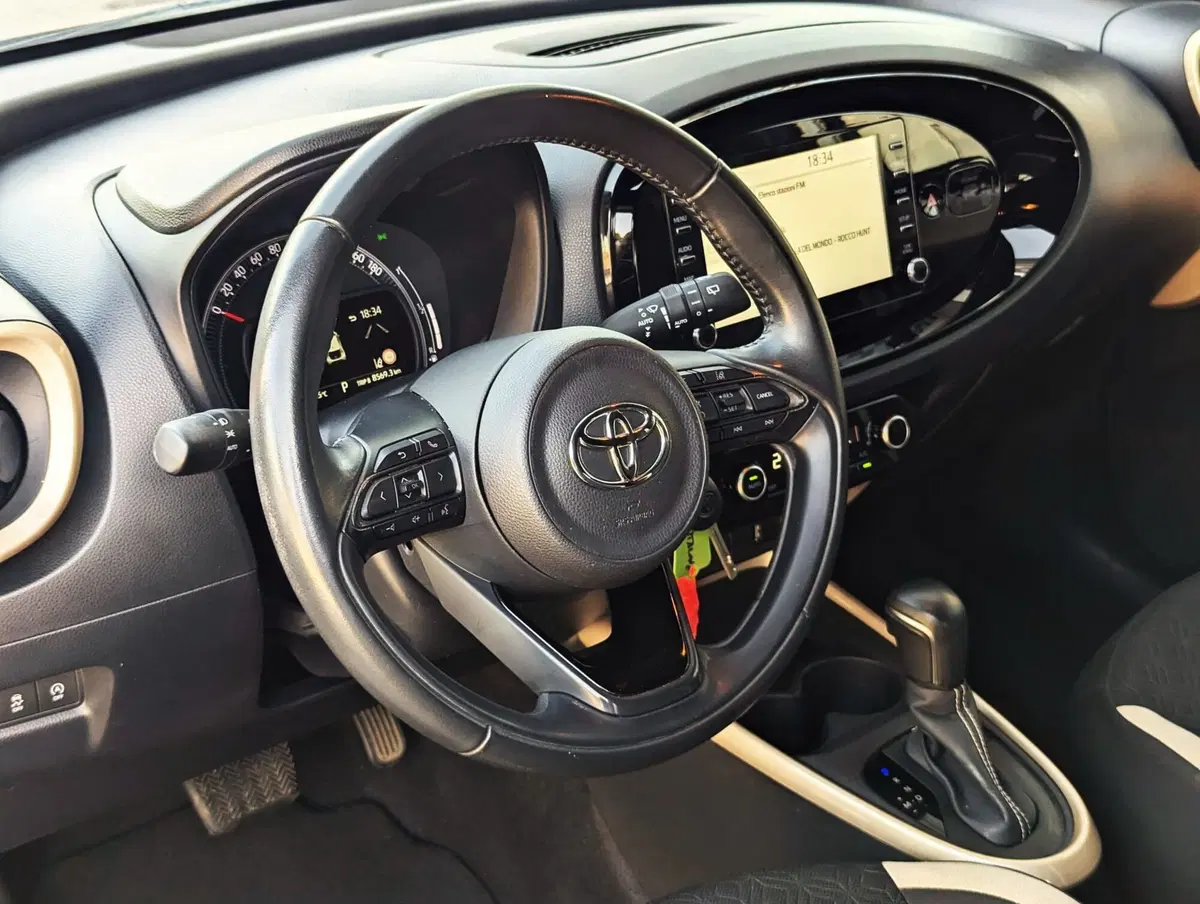 Toyota Aygo X usata a Pescara (8)