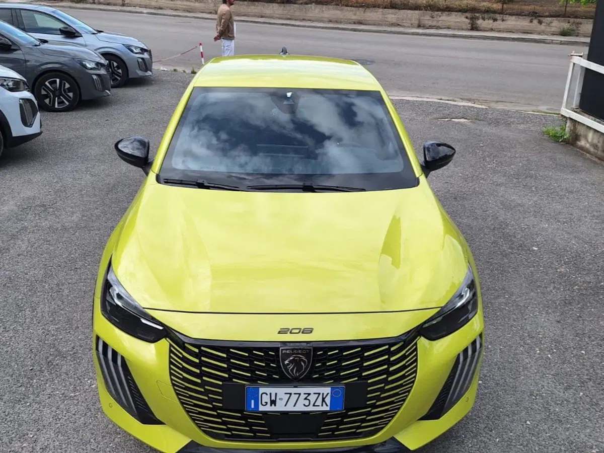 Peugeot 208 usata a Salerno (10)