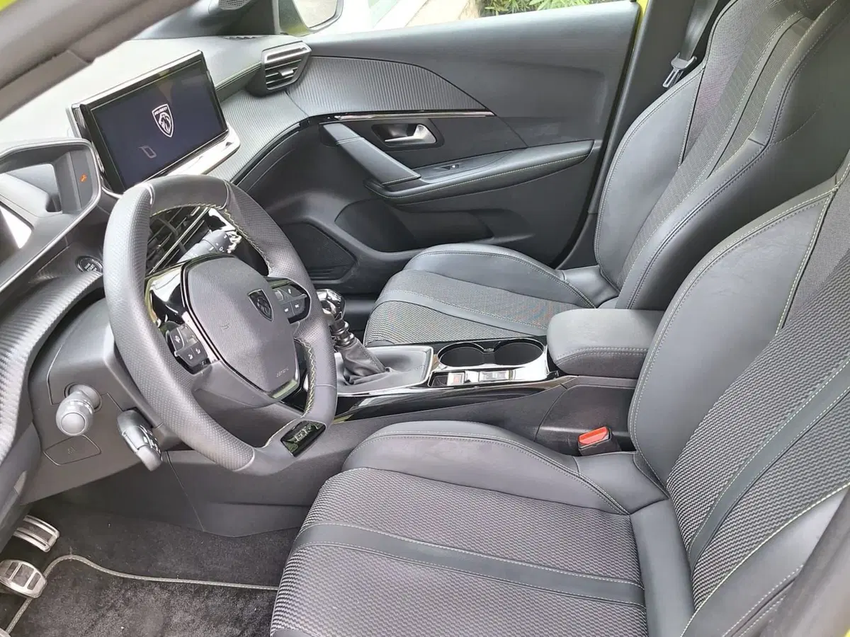 Peugeot 208 usata a Salerno (14)