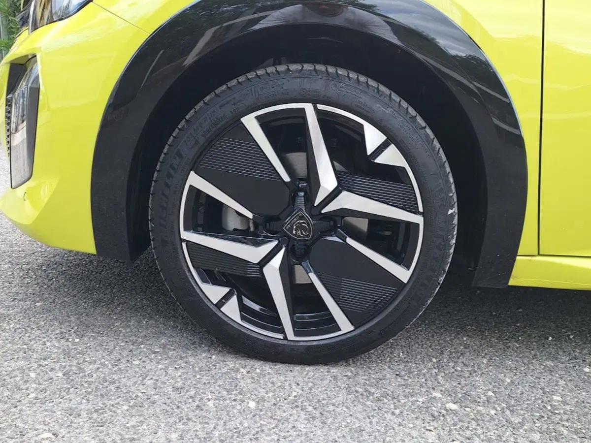 Peugeot 208 usata a Salerno (20)