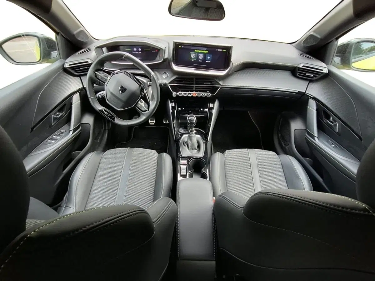 Peugeot 208 usata a Salerno (8)
