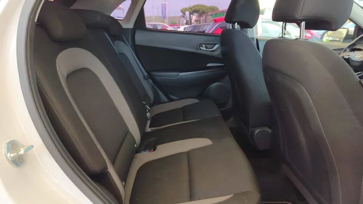 Hyundai Kona usata a Firenze (12)