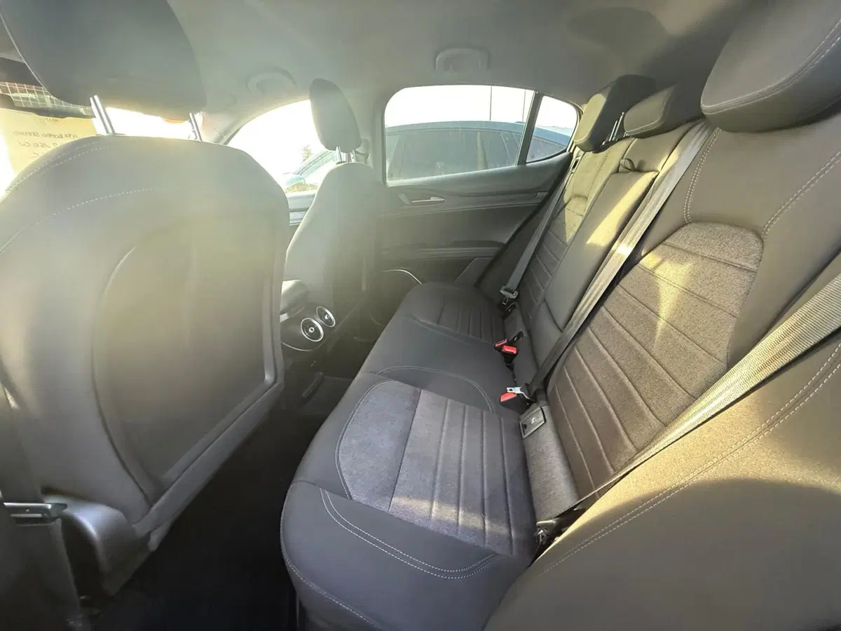Alfa Romeo Stelvio usata a Frosinone (4)