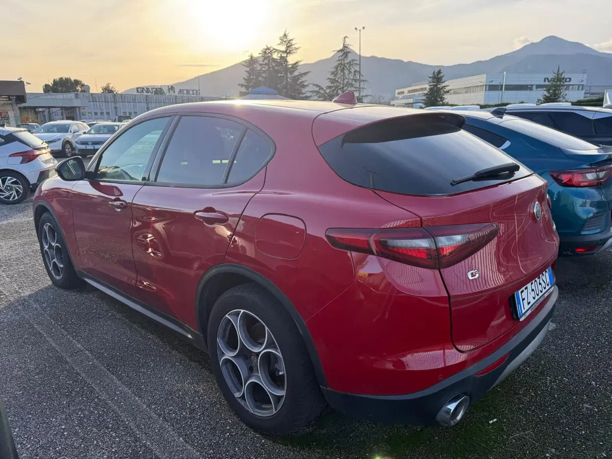 Alfa Romeo Stelvio usata a Frosinone (6)