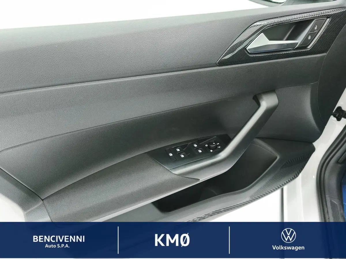 Volkswagen Taigo nuova a Catanzaro (17)