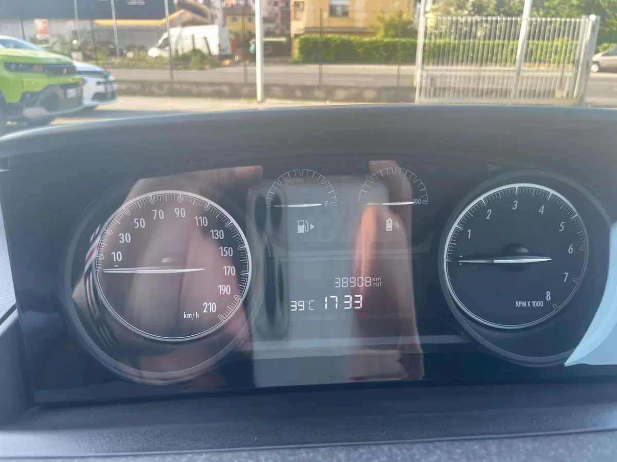 Lancia Ypsilon usata a Lucca (13)