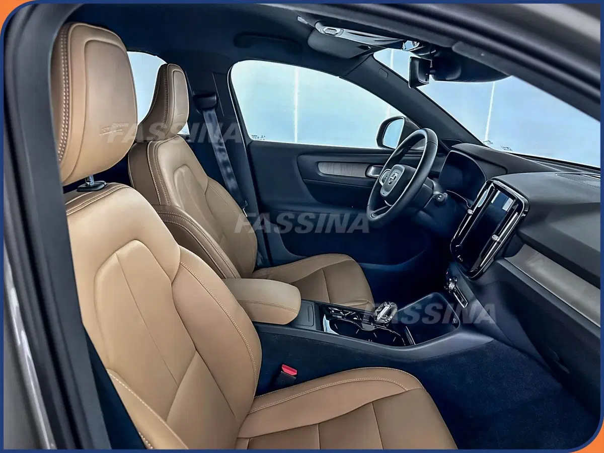 Volvo XC40 usata a Milano (14)