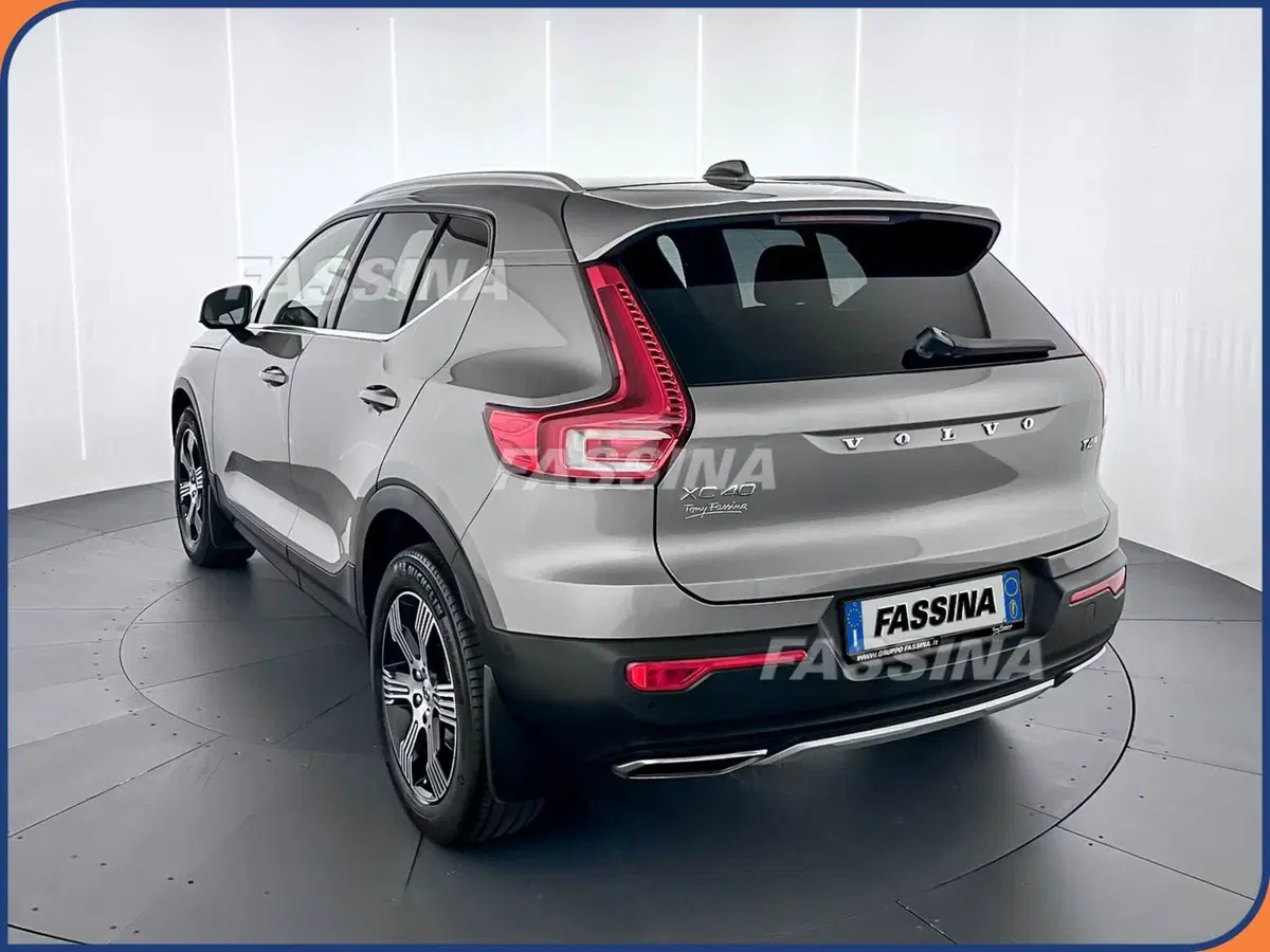 Volvo XC40 usata a Milano (4)