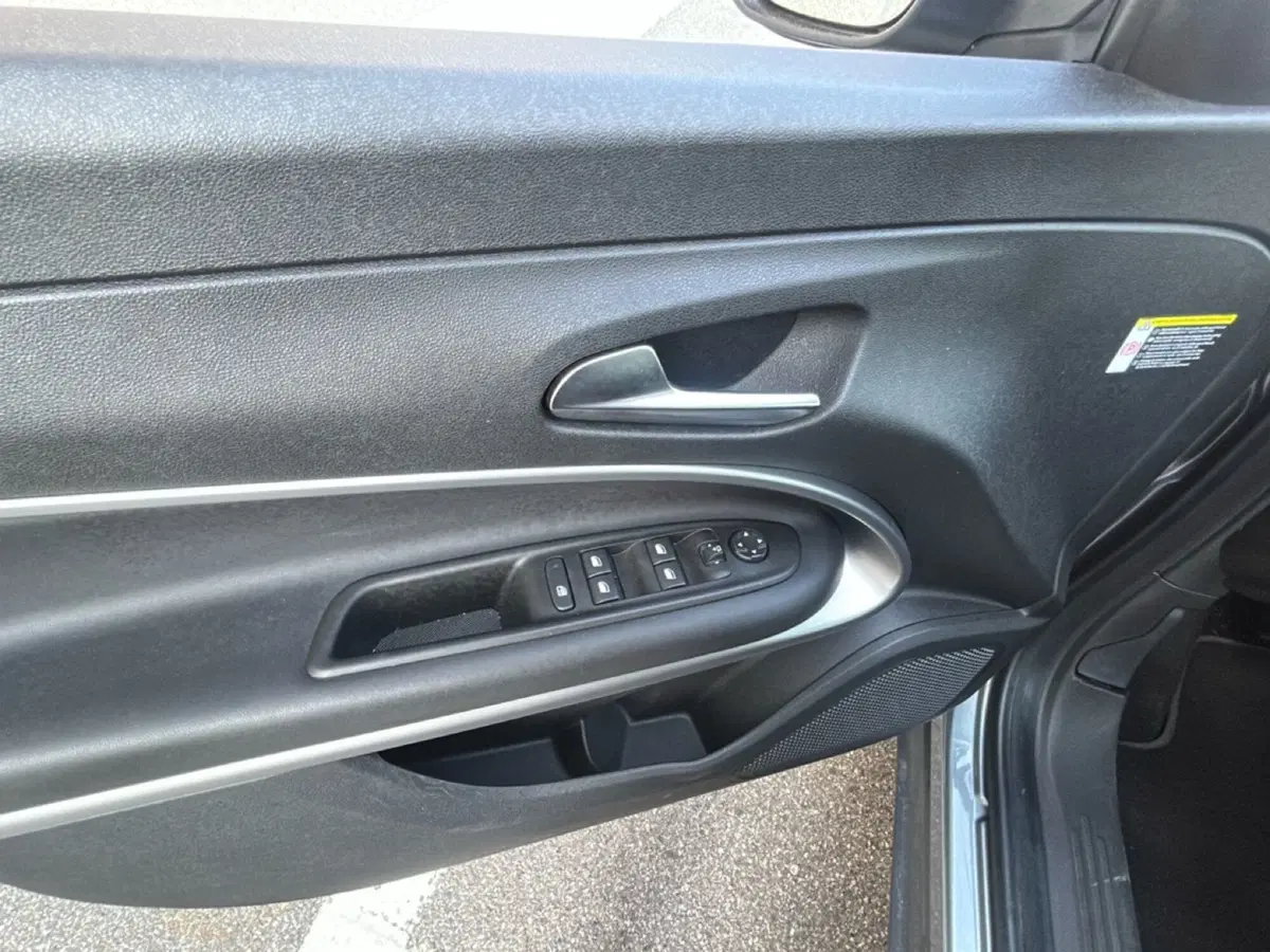 Jeep Avenger usata a Bergamo (17)