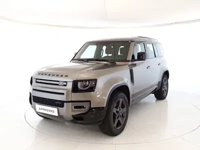 Land Rover Defender 110 3.0d i6 mhev XS Edition awd 250cv auto del 2022 usata a Monza