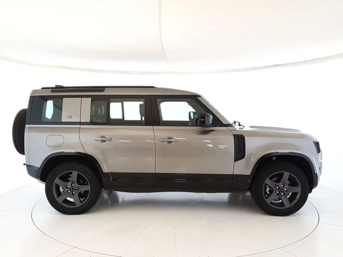 Land Rover Defender usata a Monza e Brianza (6)
