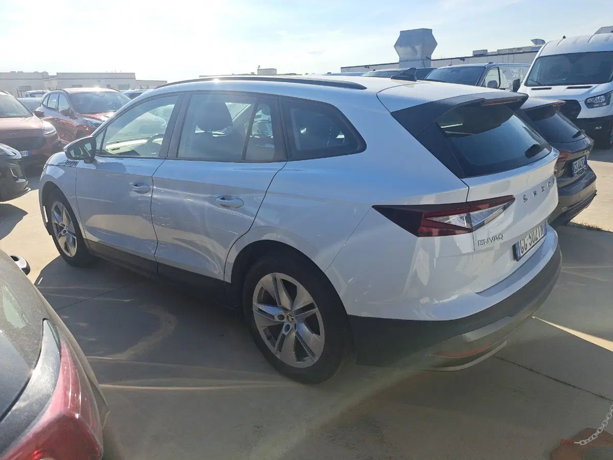 Skoda Enyaq nuova a Cagliari (2)