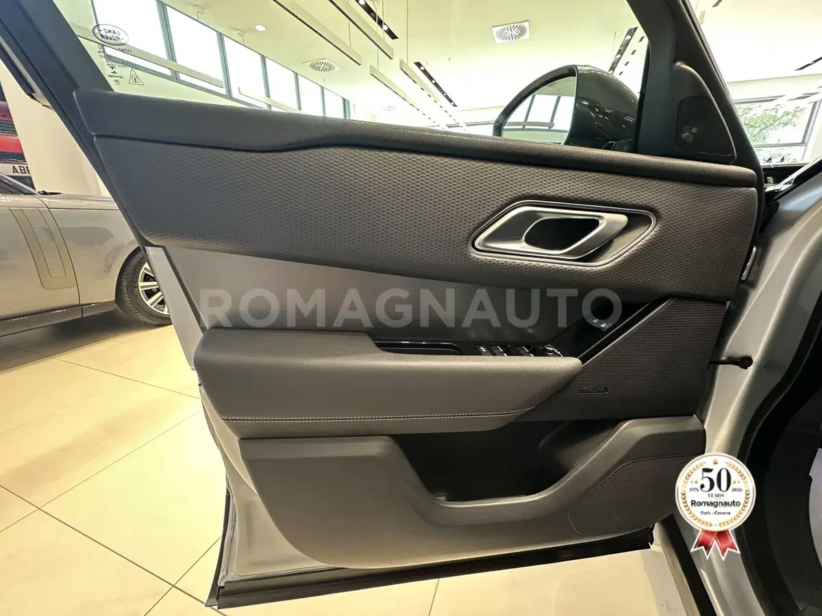 Land Rover Range Rover Velar usata a Forlì-Cesena (15)