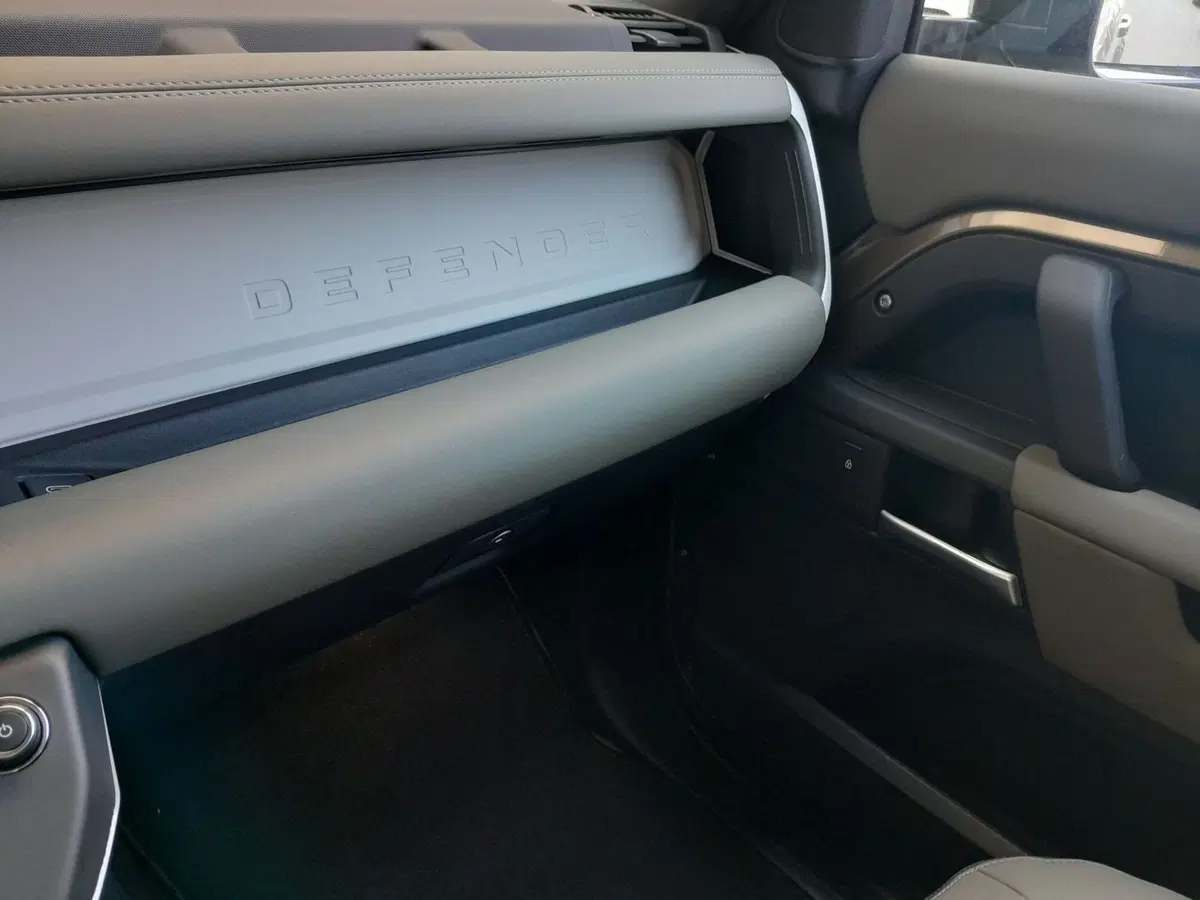 Land Rover Defender usata a Cuneo (12)