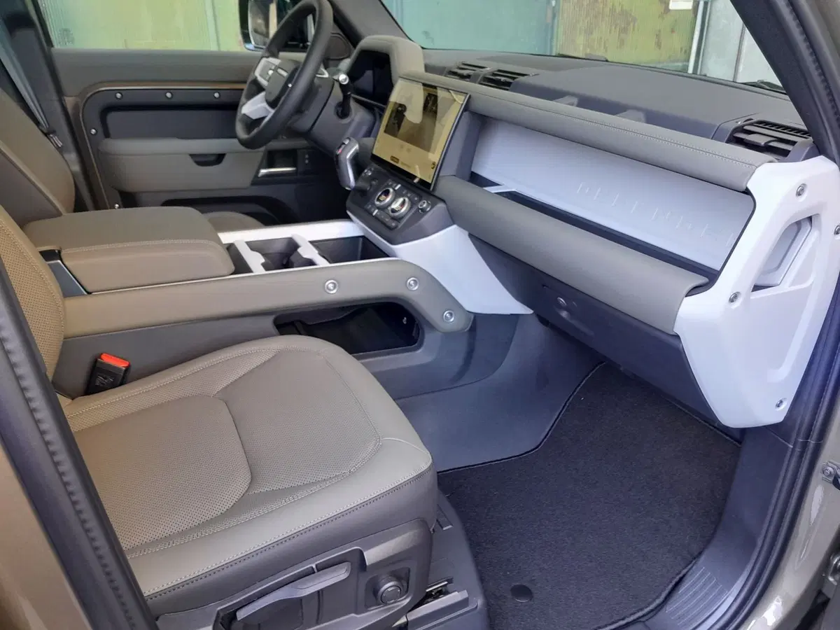 Land Rover Defender usata a Cuneo (16)