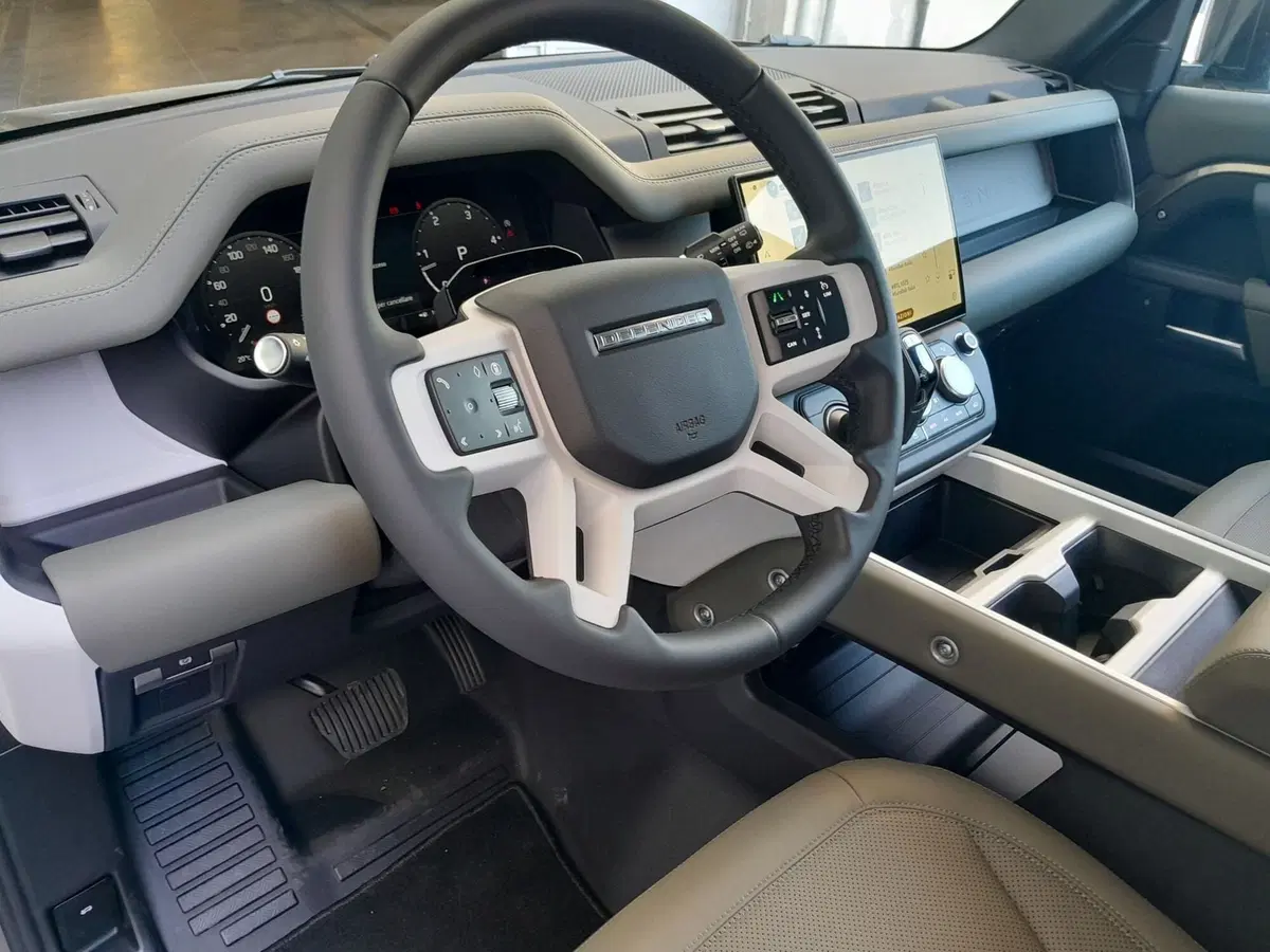 Land Rover Defender usata a Cuneo (20)
