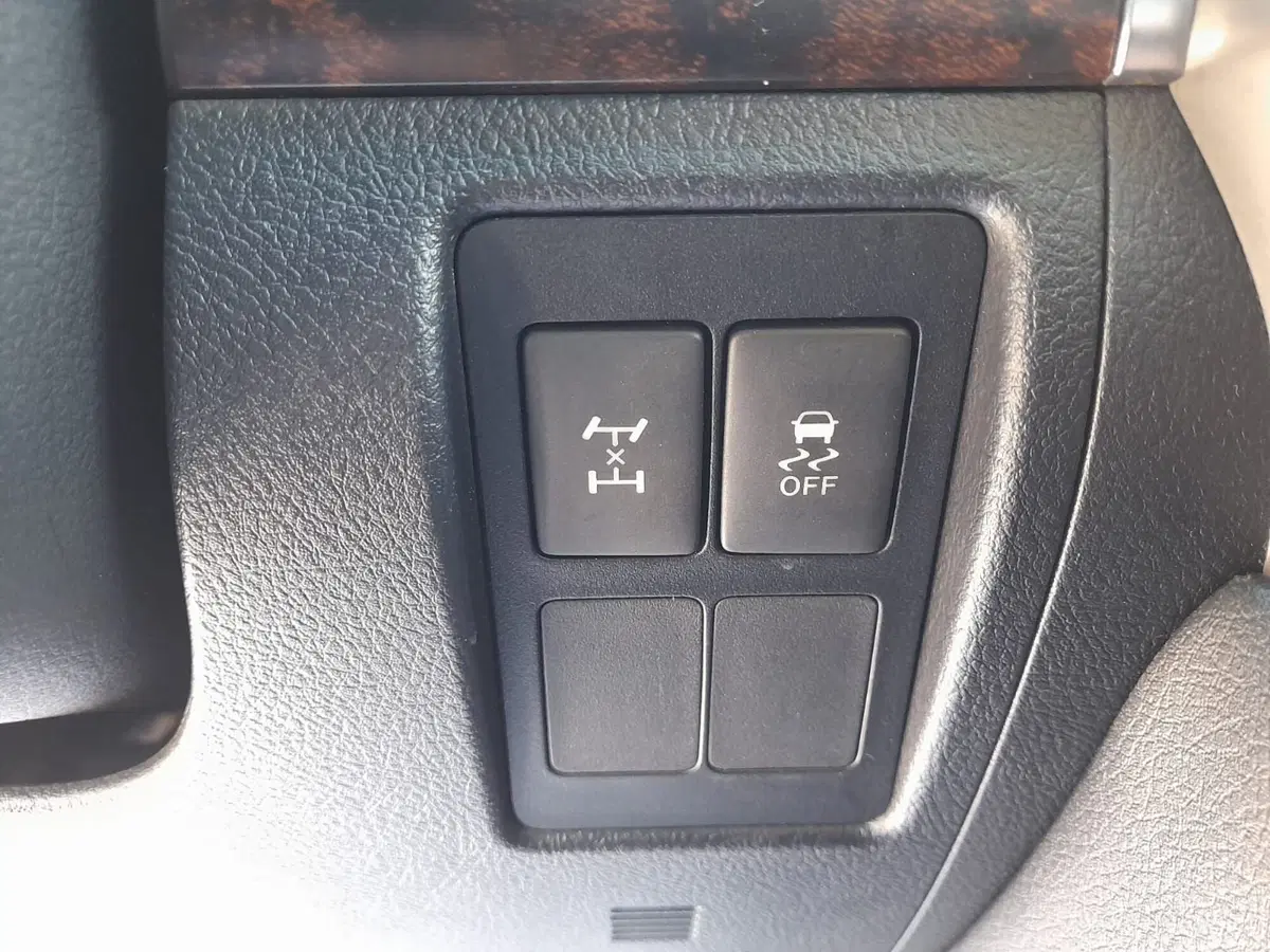 Toyota Land Cruiser V8 usata a L'Aquila (10)