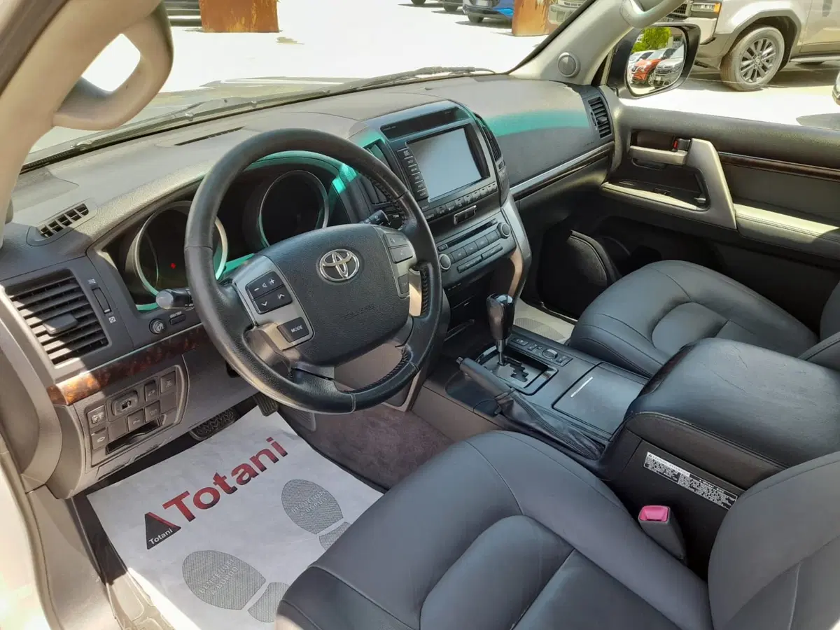 Toyota Land Cruiser V8 usata a L'Aquila (13)