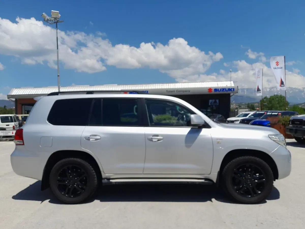 Toyota Land Cruiser V8 usata a L'Aquila (2)
