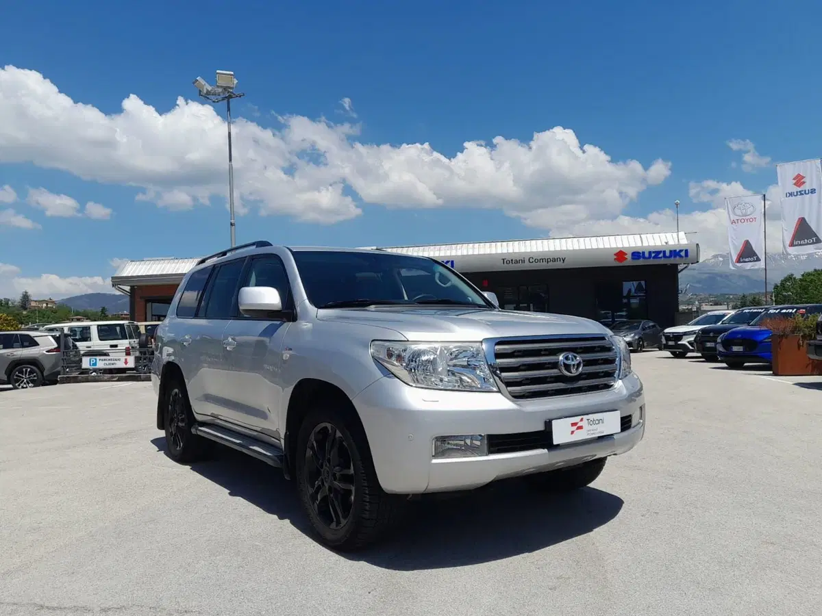 Toyota Land Cruiser V8 usata a L'Aquila (3)