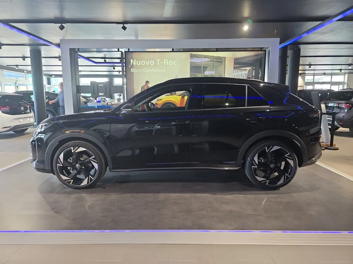 Volkswagen T-Roc nuova a Siena (2)