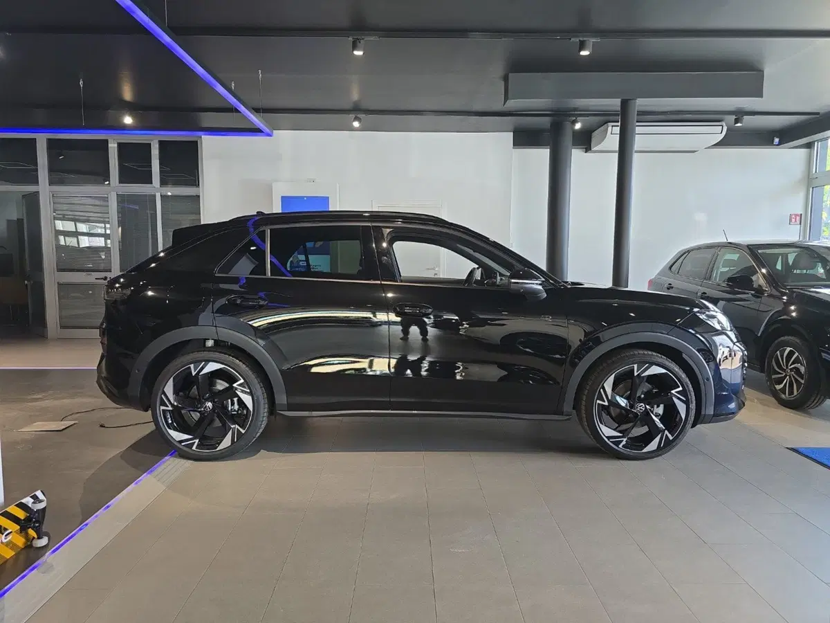 Volkswagen T-Roc nuova a Siena (9)