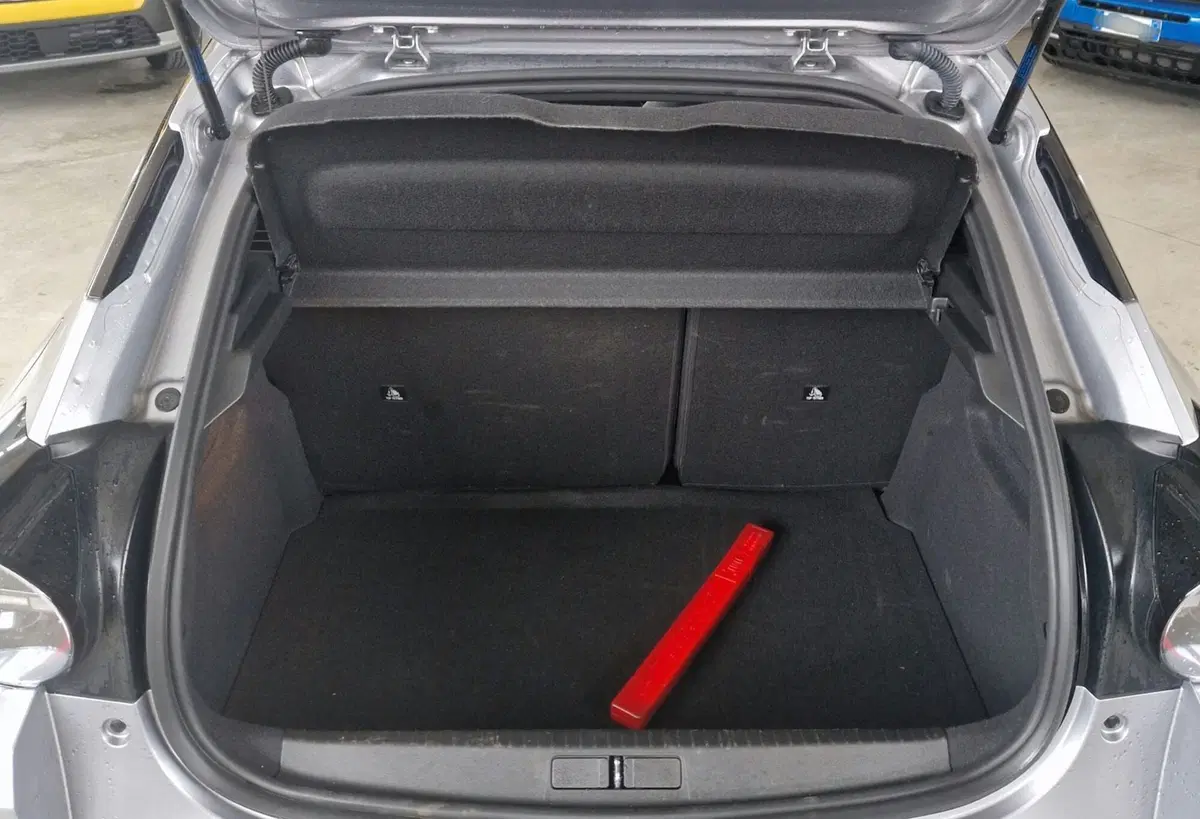 Lancia Ypsilon usata a Terni (10)