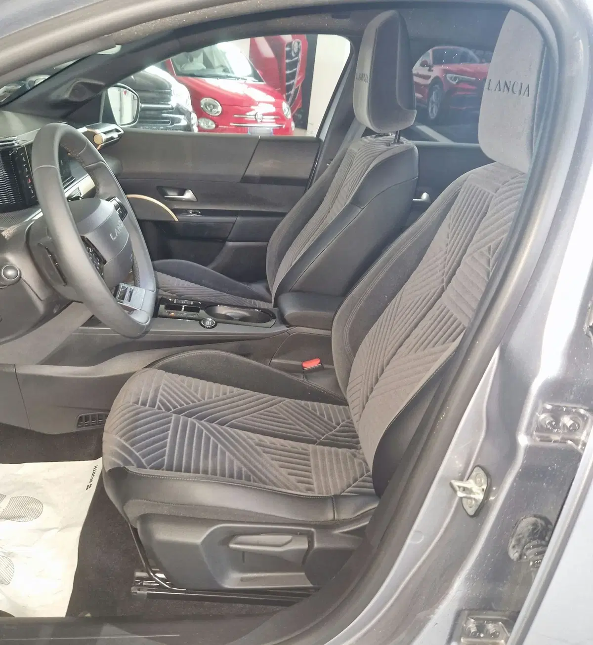 Lancia Ypsilon usata a Terni (7)
