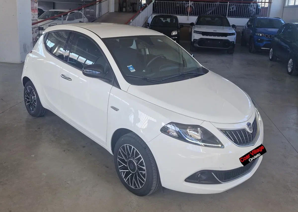 Lancia Ypsilon usata a Terni
