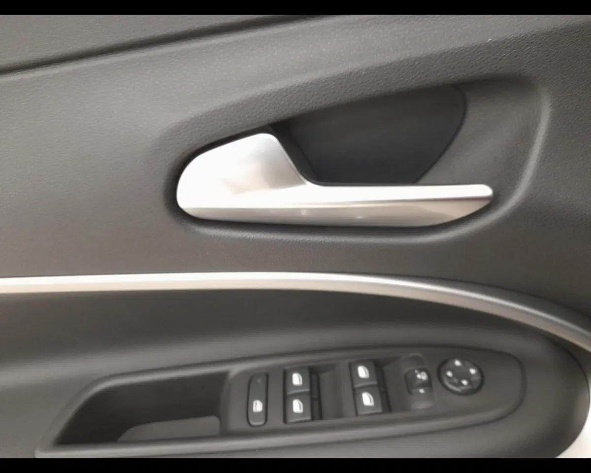 Jeep Avenger nuova a Alessandria (19)