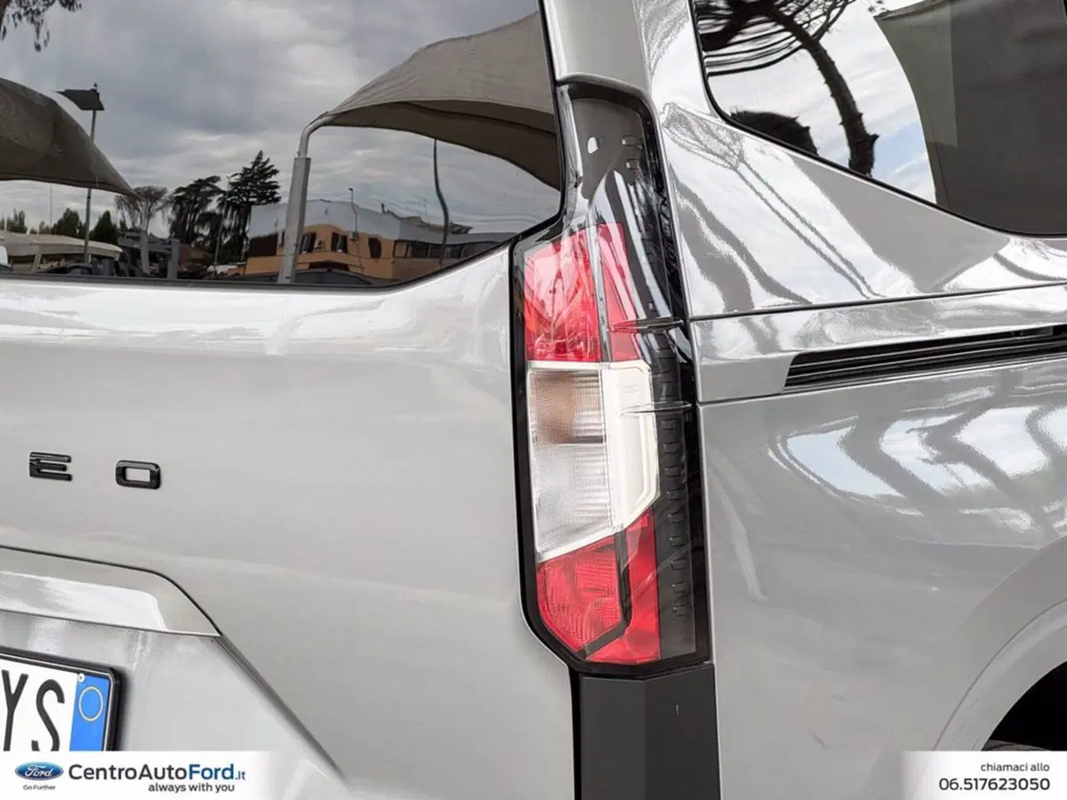 Ford Tourneo Courier usata a Roma (15)