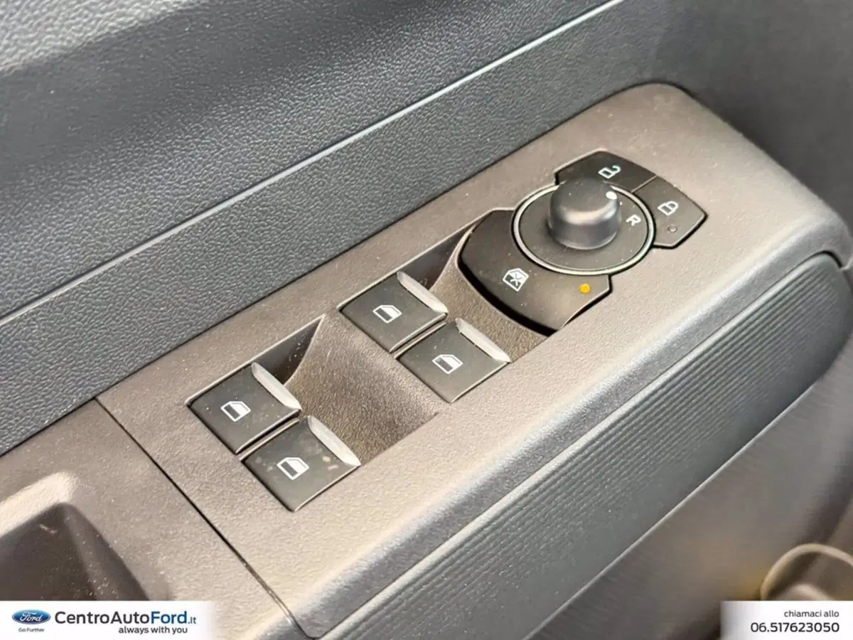 Ford Tourneo Courier usata a Roma (18)