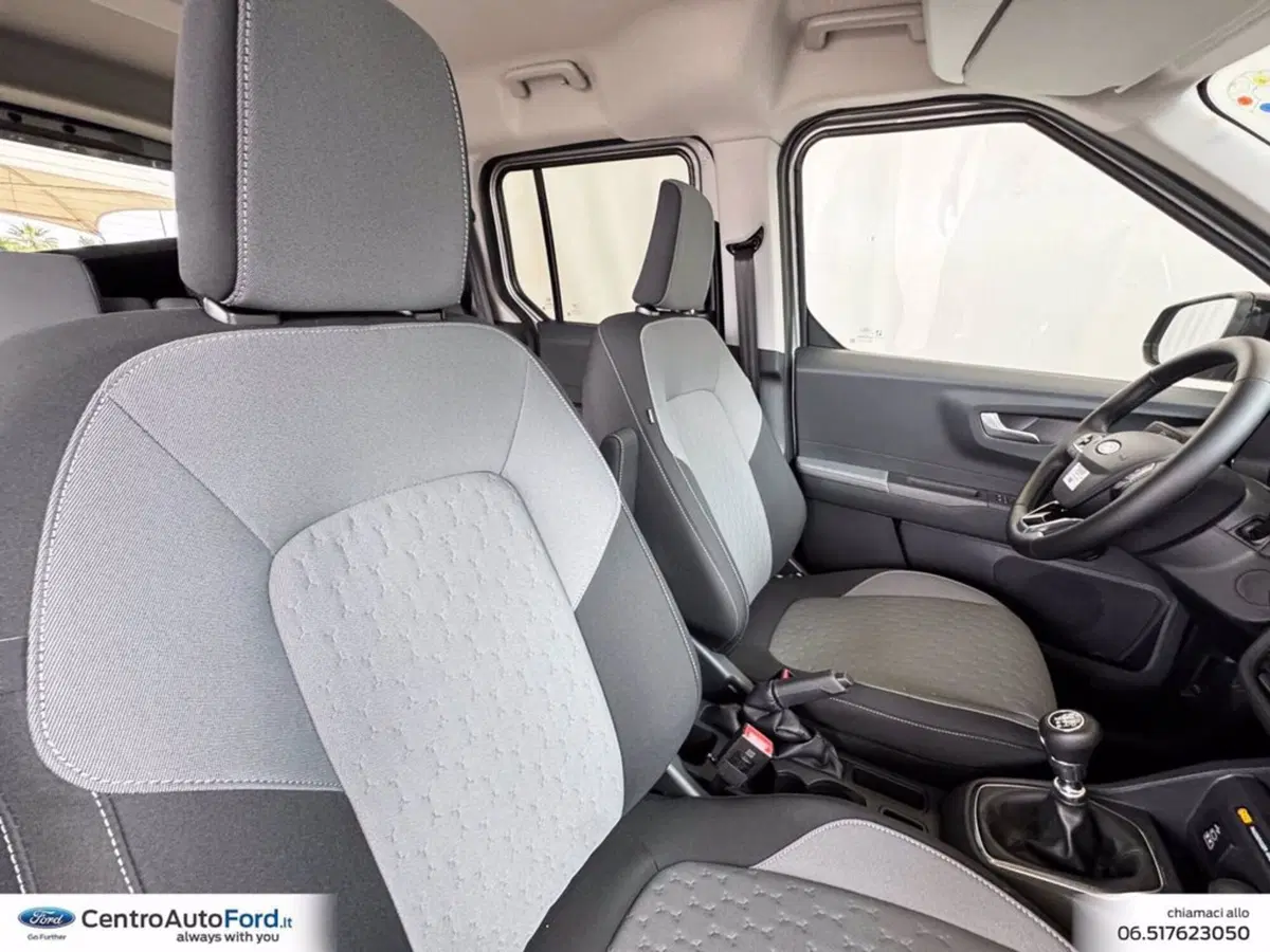 Ford Tourneo Courier usata a Roma (7)