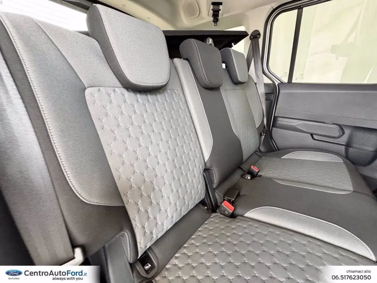 Ford Tourneo Courier usata a Roma (8)