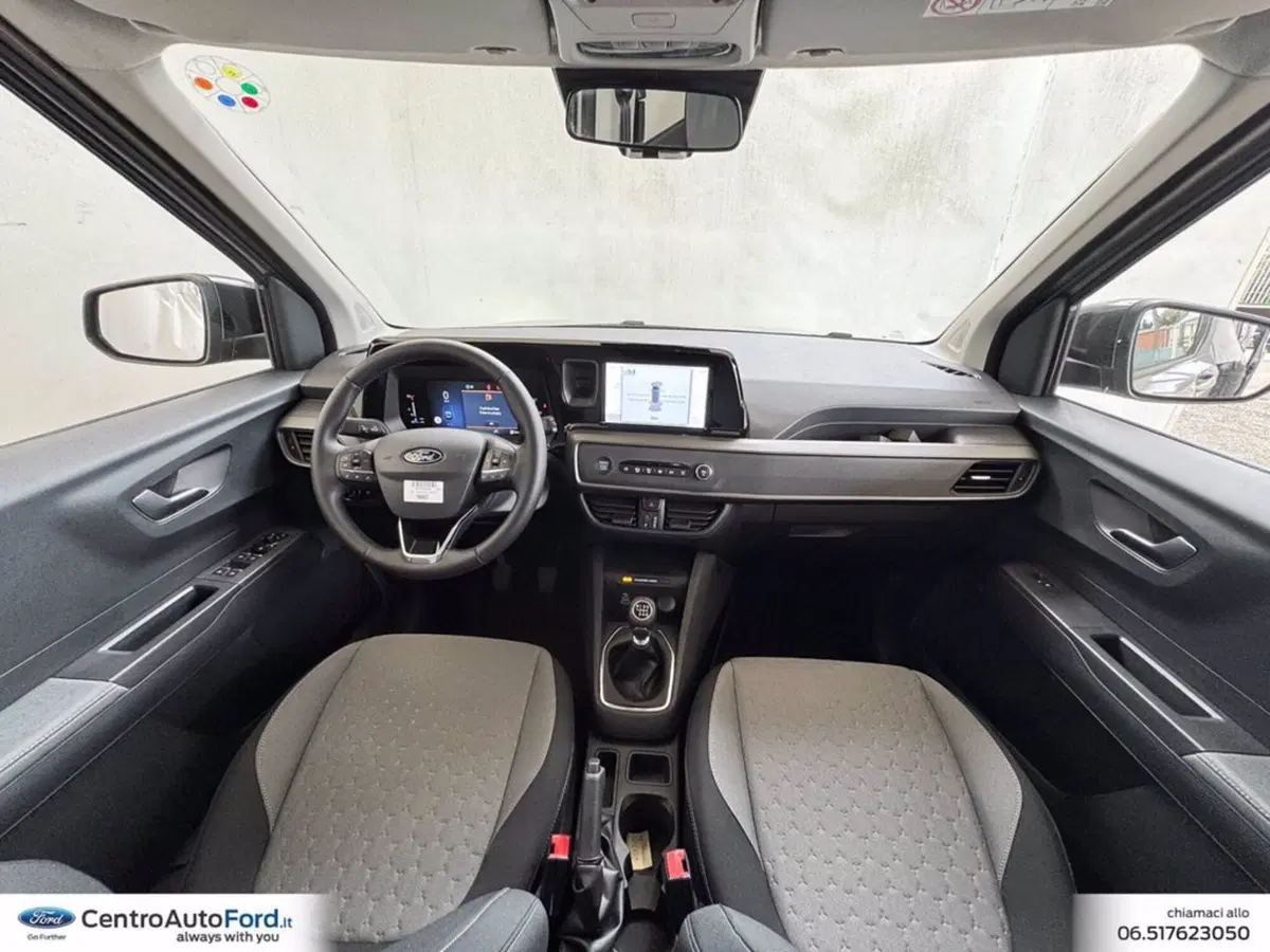 Ford Tourneo Courier usata a Roma (9)