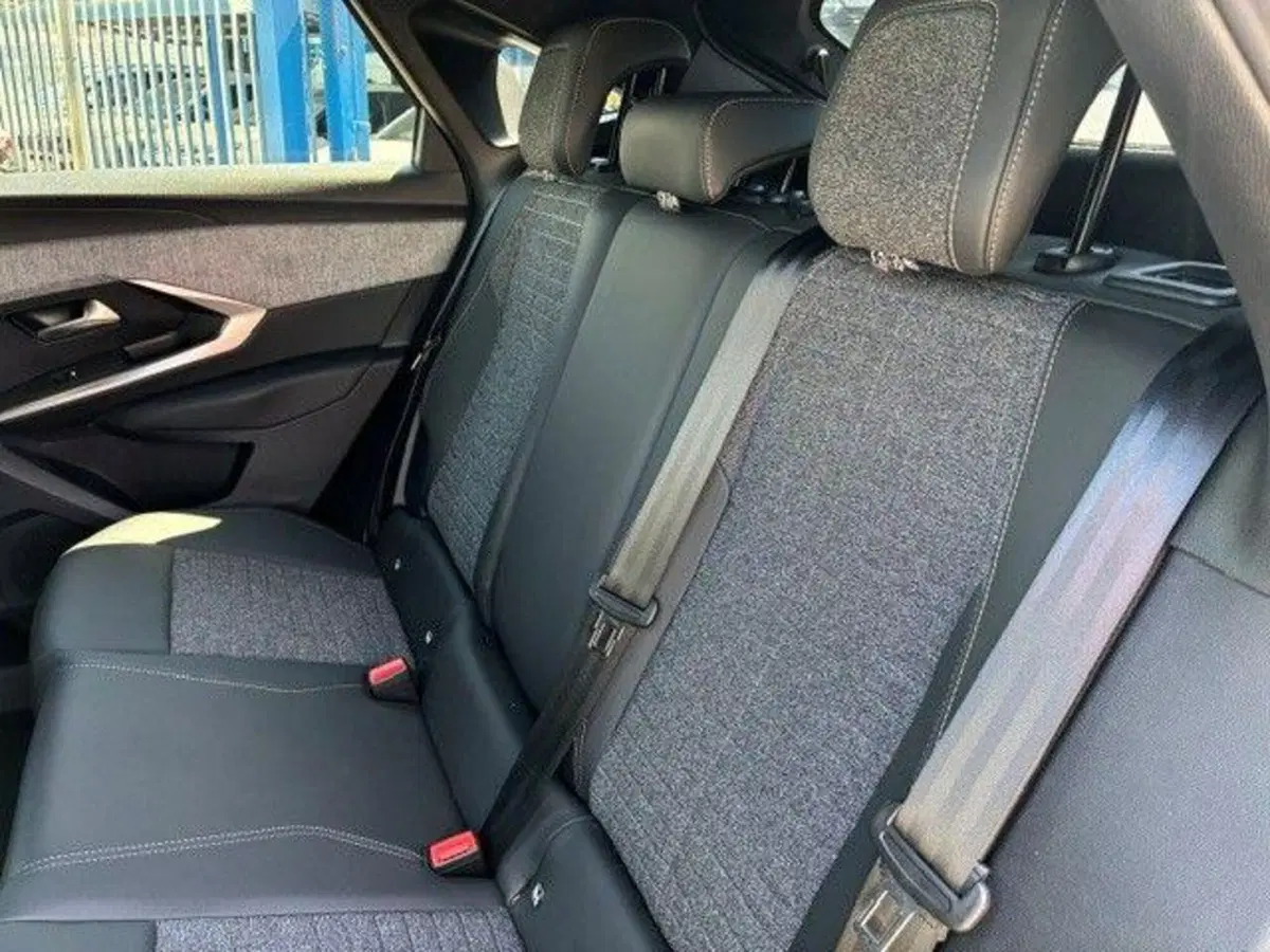 Peugeot 3008 usata a Milano (9)