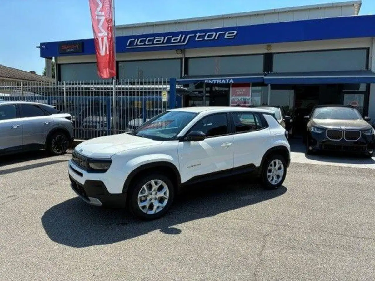 Jeep Avenger nuova a Milano