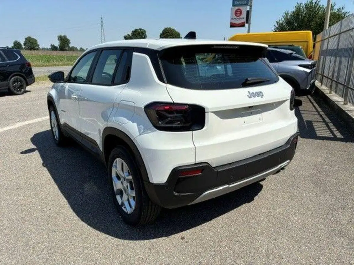 Jeep Avenger nuova a Milano (4)