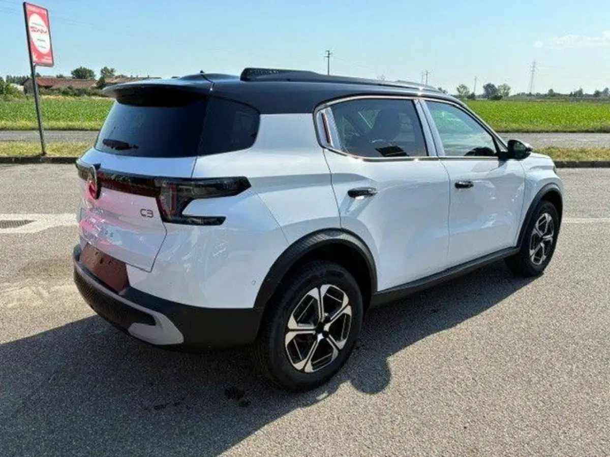 Citroen C3 Aircross nuova a Milano (4)